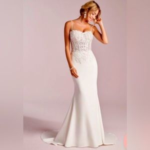Maggie Sotterro 20rk 714✨New sz4- Brand New!🤍Fitted w/Bustle Underneath-nostrap